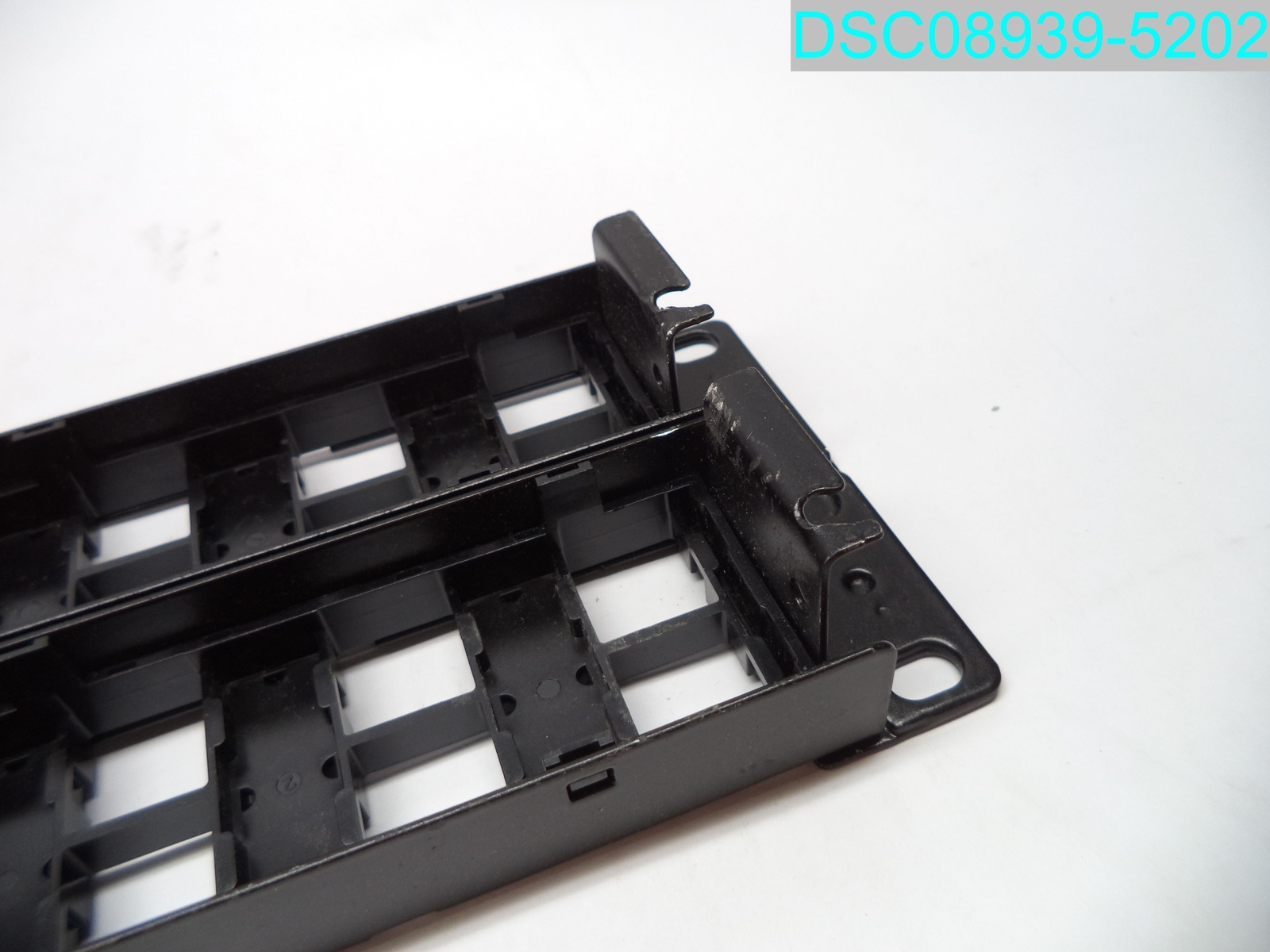 Commscope CPP-UDDM-M-2U-48 760207282 94289 48-Port Black UTP Modular Panel