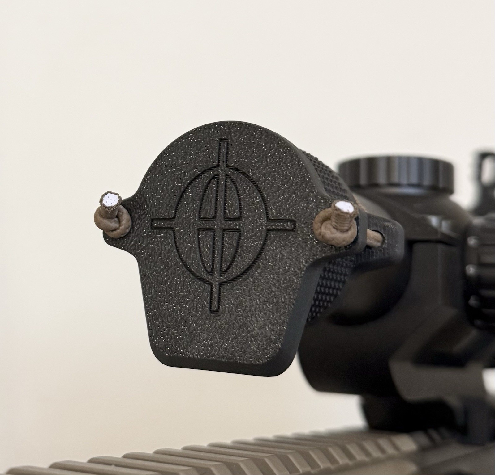 Cyclops Black 30mm ARD LPVO KillFlash Scope Cover Elastic Center Hole