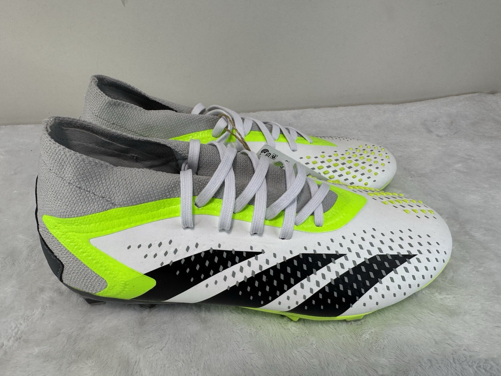 Size 6.5 Mens Adidas Predator Accuracy .2 Soccer Cleats Green White Gray GZ0028