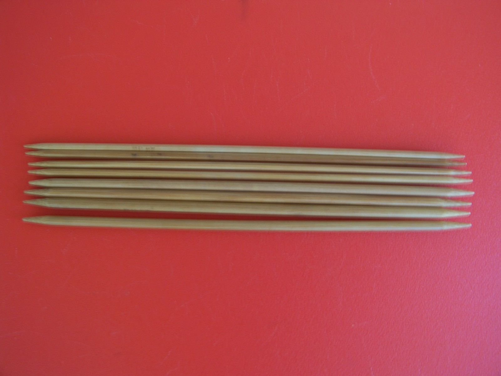 Bamboo double point knitting needles,sizes 4 & 8(3.5 & 5.0 mm), 10", 2 sets of 4