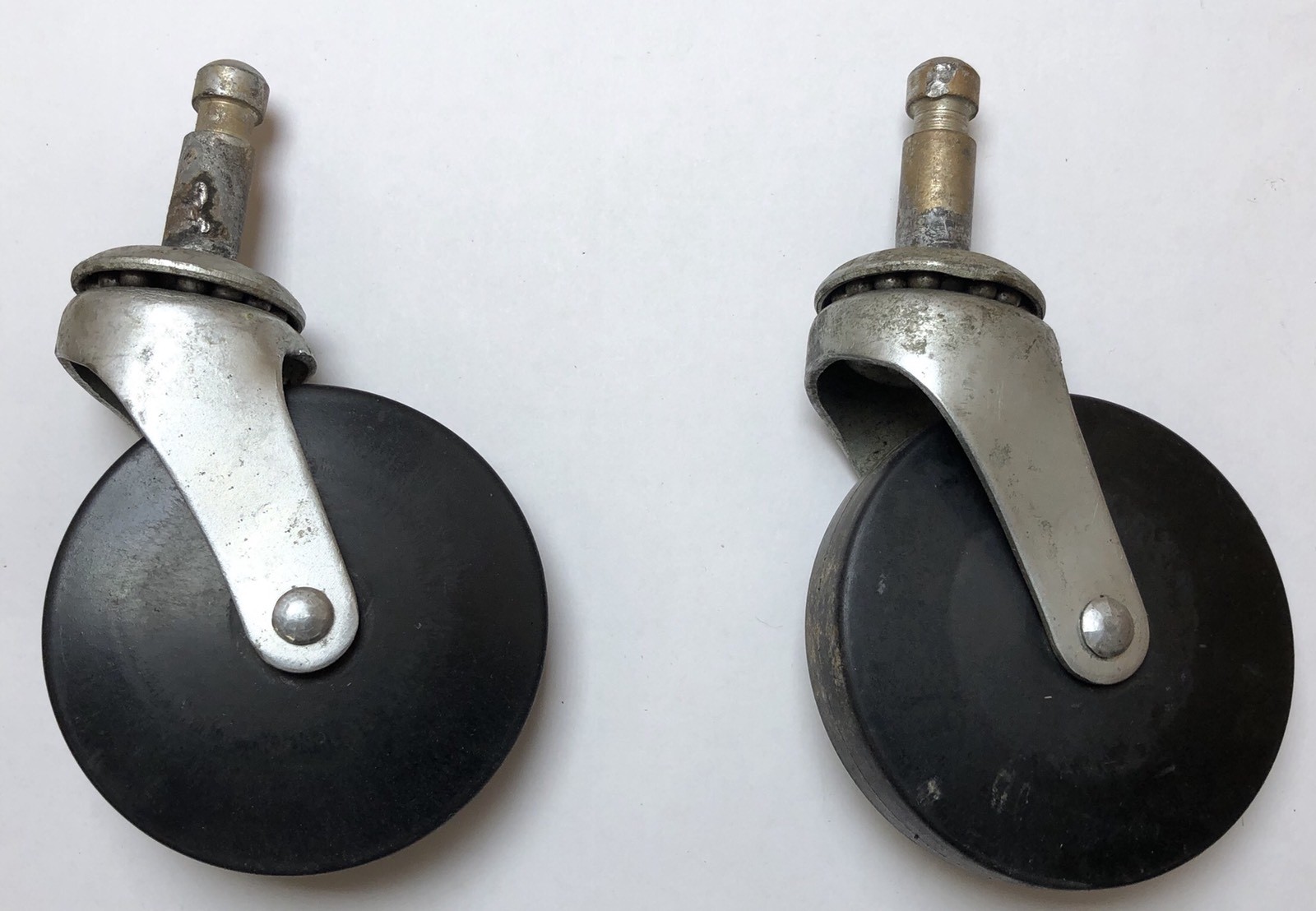 VTG Industrial Commercial Steel Rubber Casters Cart Wheels Swivel Bearing 2 3/4”