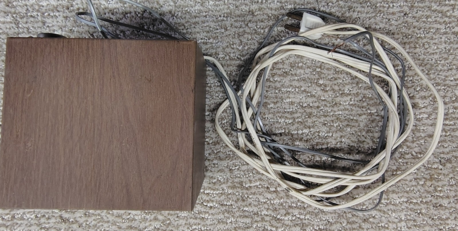 🗽POWER SUPPLY MODEL NO. 123Z 13.8V-3A