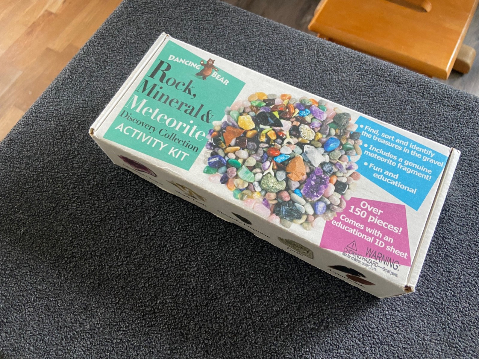 Dancing Bear 150 Piece Rock Mineral & Meteorite Activity Kit