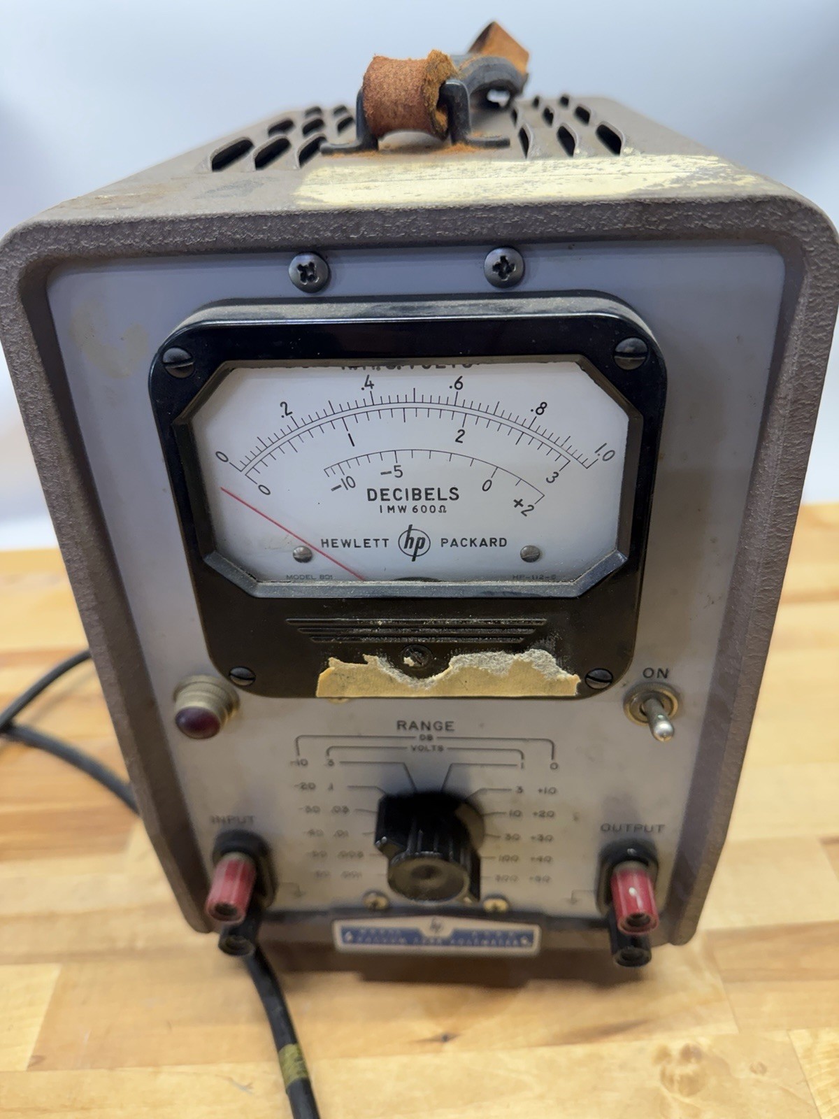 HP Hewitt Packard 400D Vacuum Tube Voltmeter VTVM Powers On Needs Repair