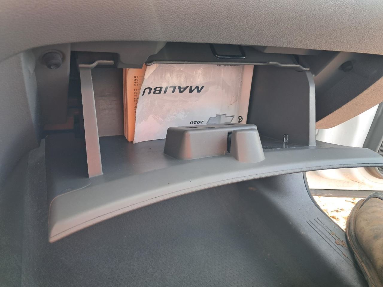 MALIBU 2010 Glove Box 4794345