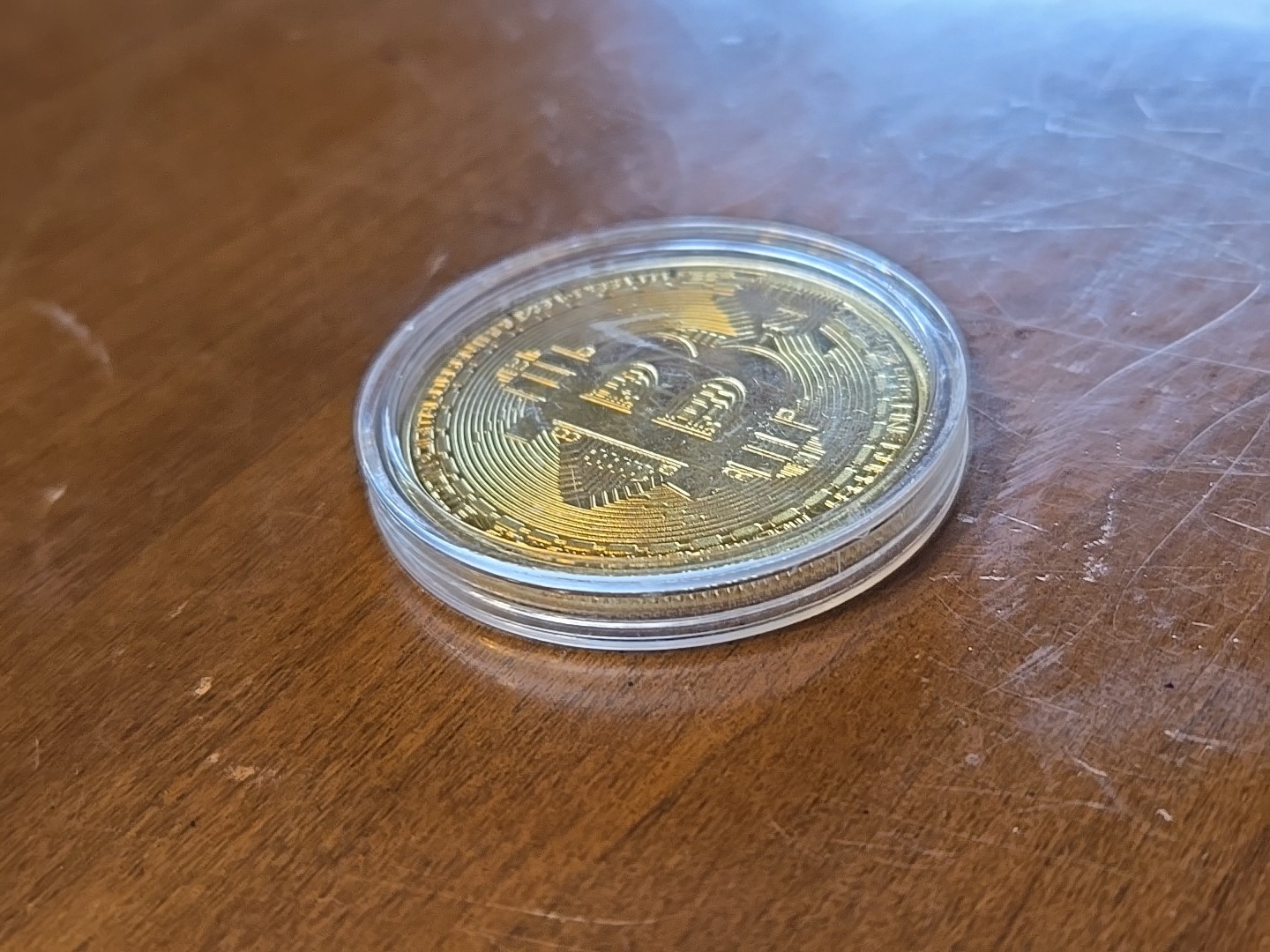 BITCOIN COMMEMORATIVE COIN FOR DISPLAY IN PLASTIC CAPSULE