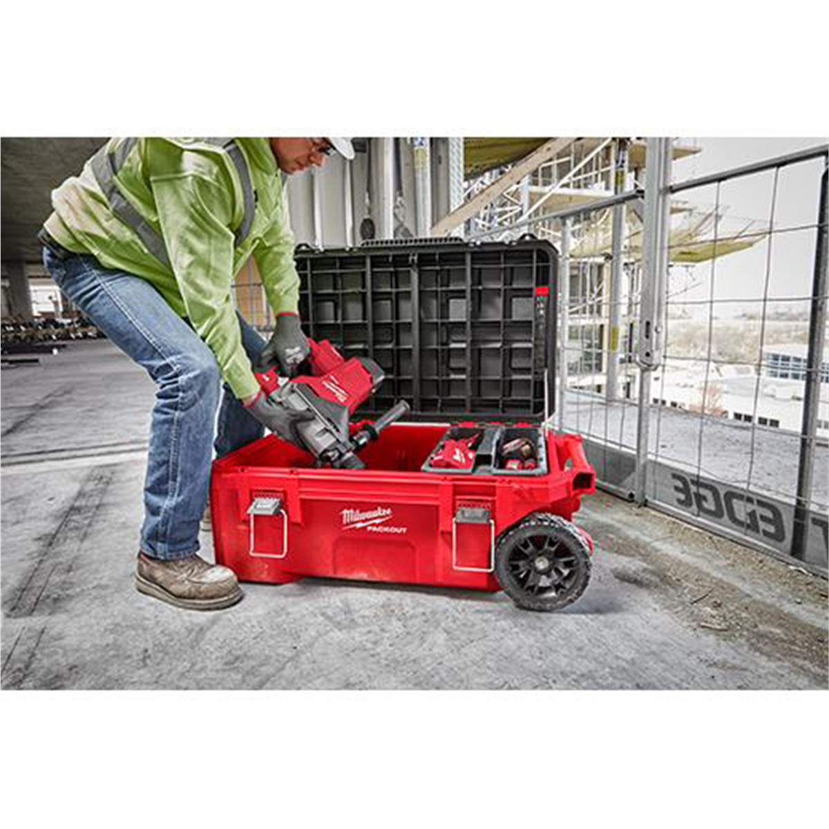 Milwaukee Tool PACKOUT Rolling Tool Chest