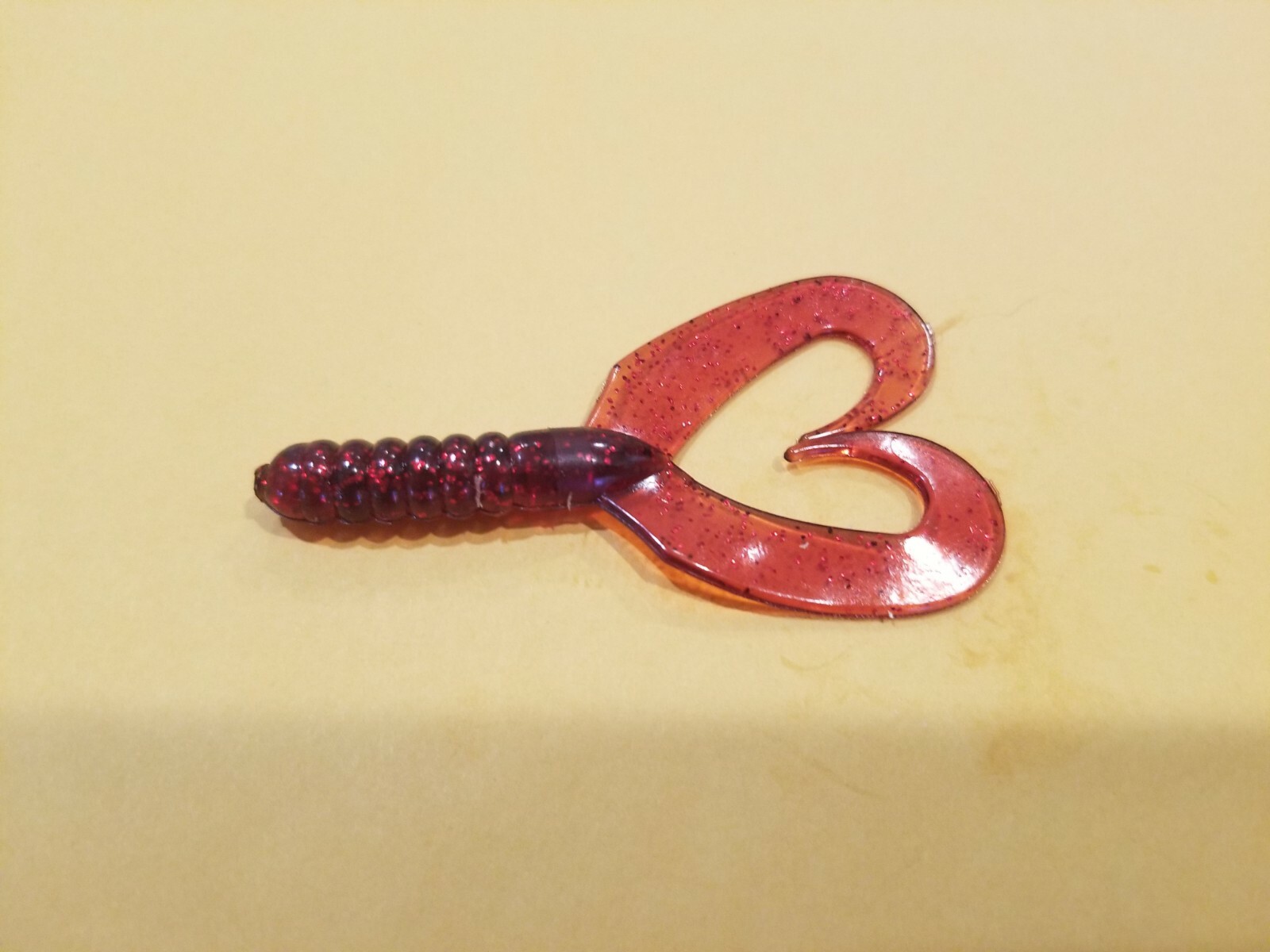 TWIN GRUB TAILS