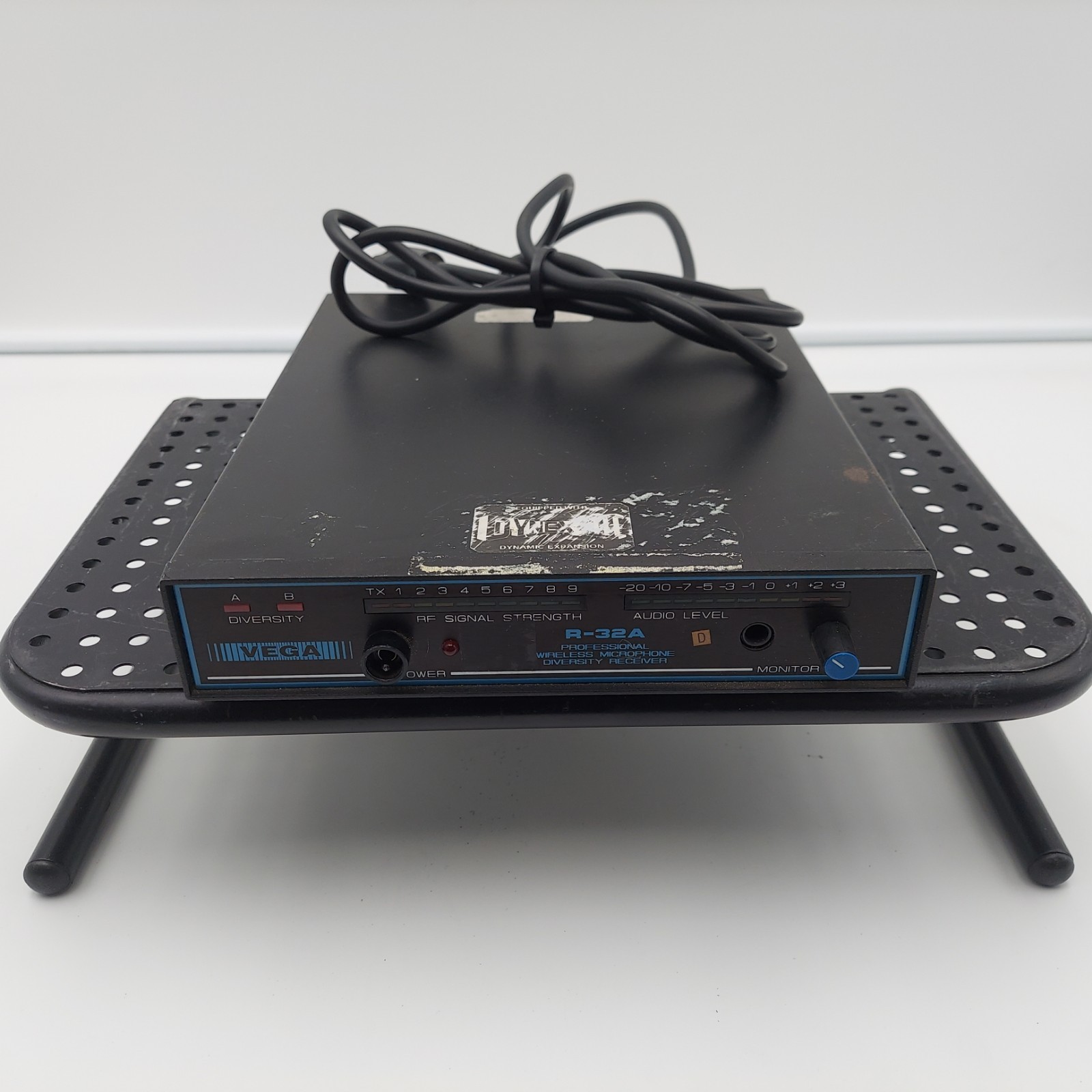 VEGA R-32A RCVR Professional Wireless Microphone Diversity Receiver