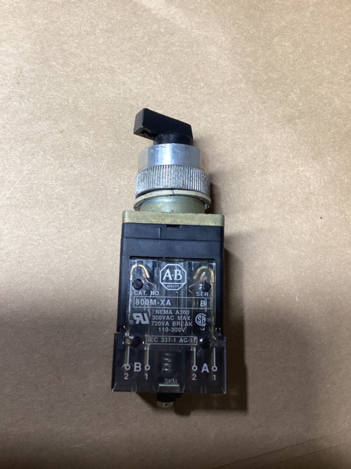 ALLEN BRADLEY 800MR-HX2B SERIES A 2 POSITION SELECTOR SWITCH #134M13