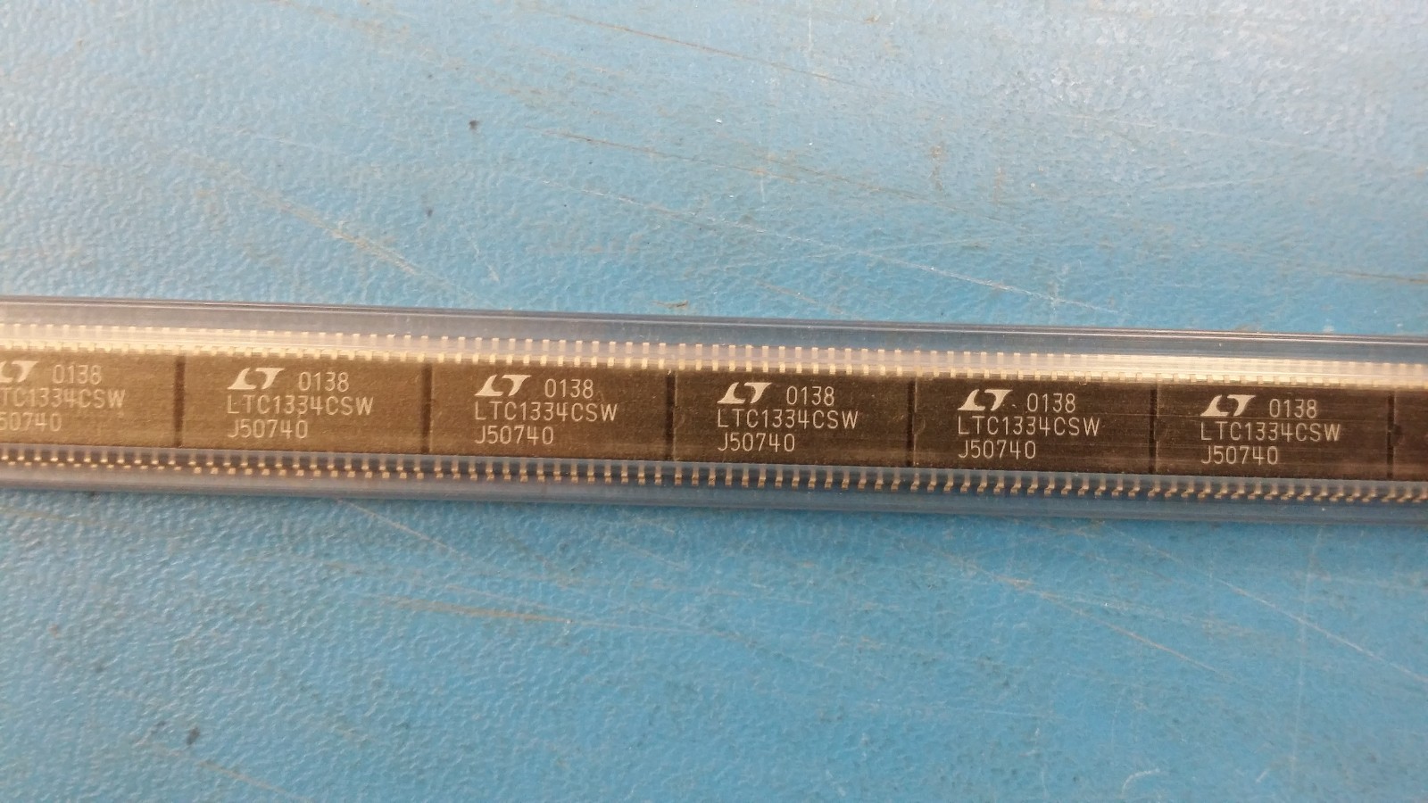 (1 PC) LTC1334CSW RS-232 Interface IC +5V Multi Protocol Transceiver 28SOIC
