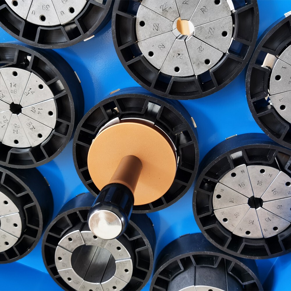 Pipe Reducing Machine 0.55-2.72"Circular Tube Shrinking Machine Hose Clamping
