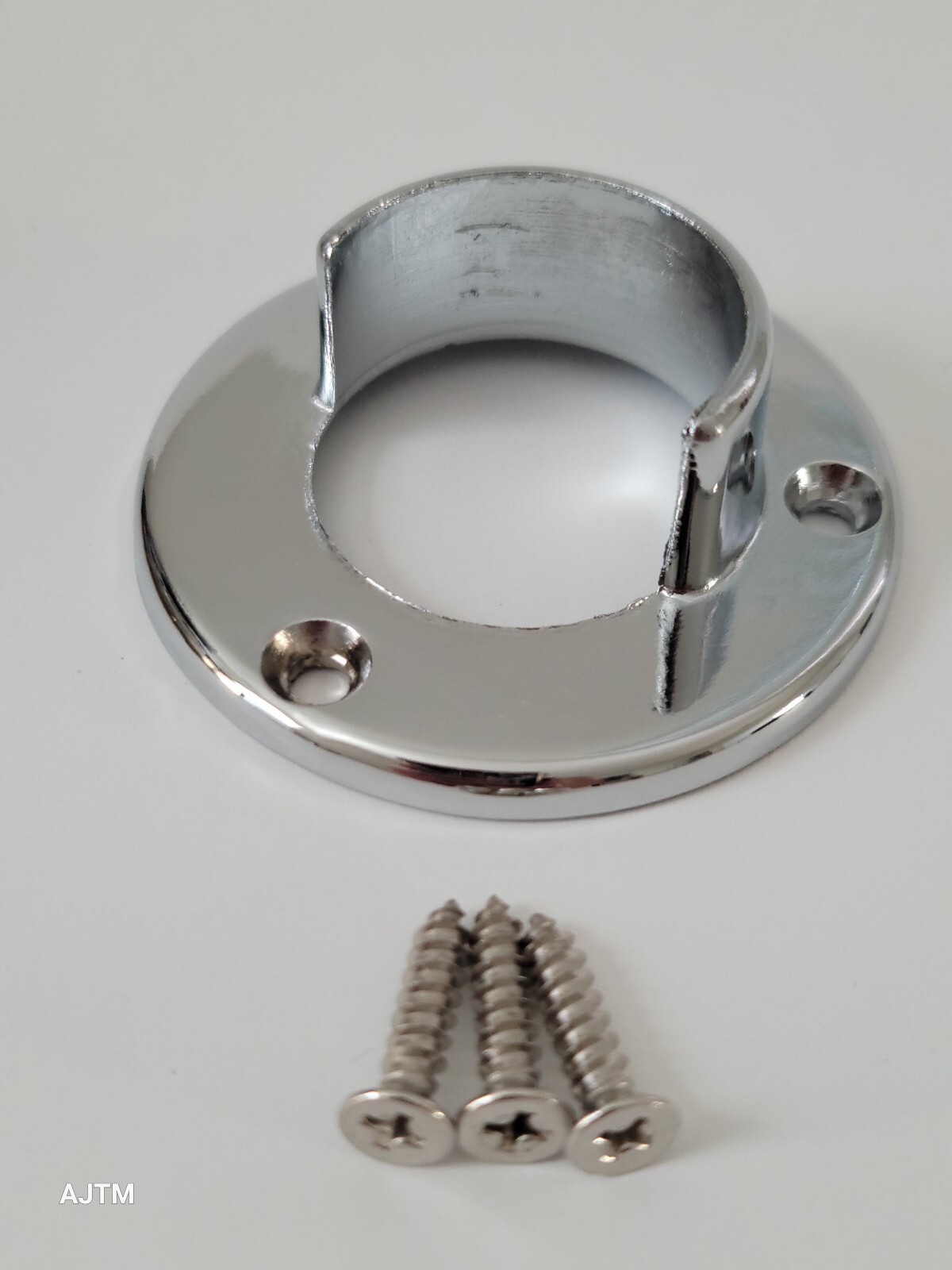 Closet Rod 1-1/4 Round Socket Open End Chrome Plated W/Screws (1 pack)