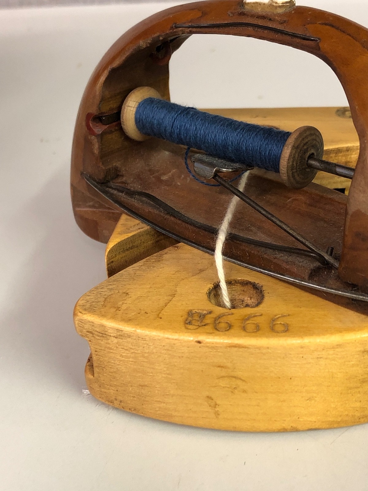 ANTIQUE WEAVING BATTEN SHUTTLE, 999B (713)
