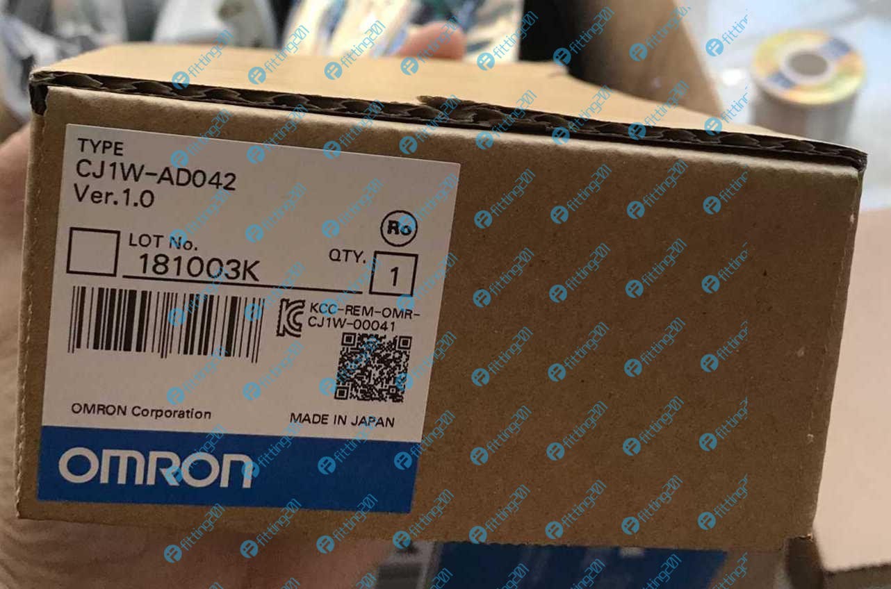 1PC Omron CJ1W-AD042 PLC Module New in box