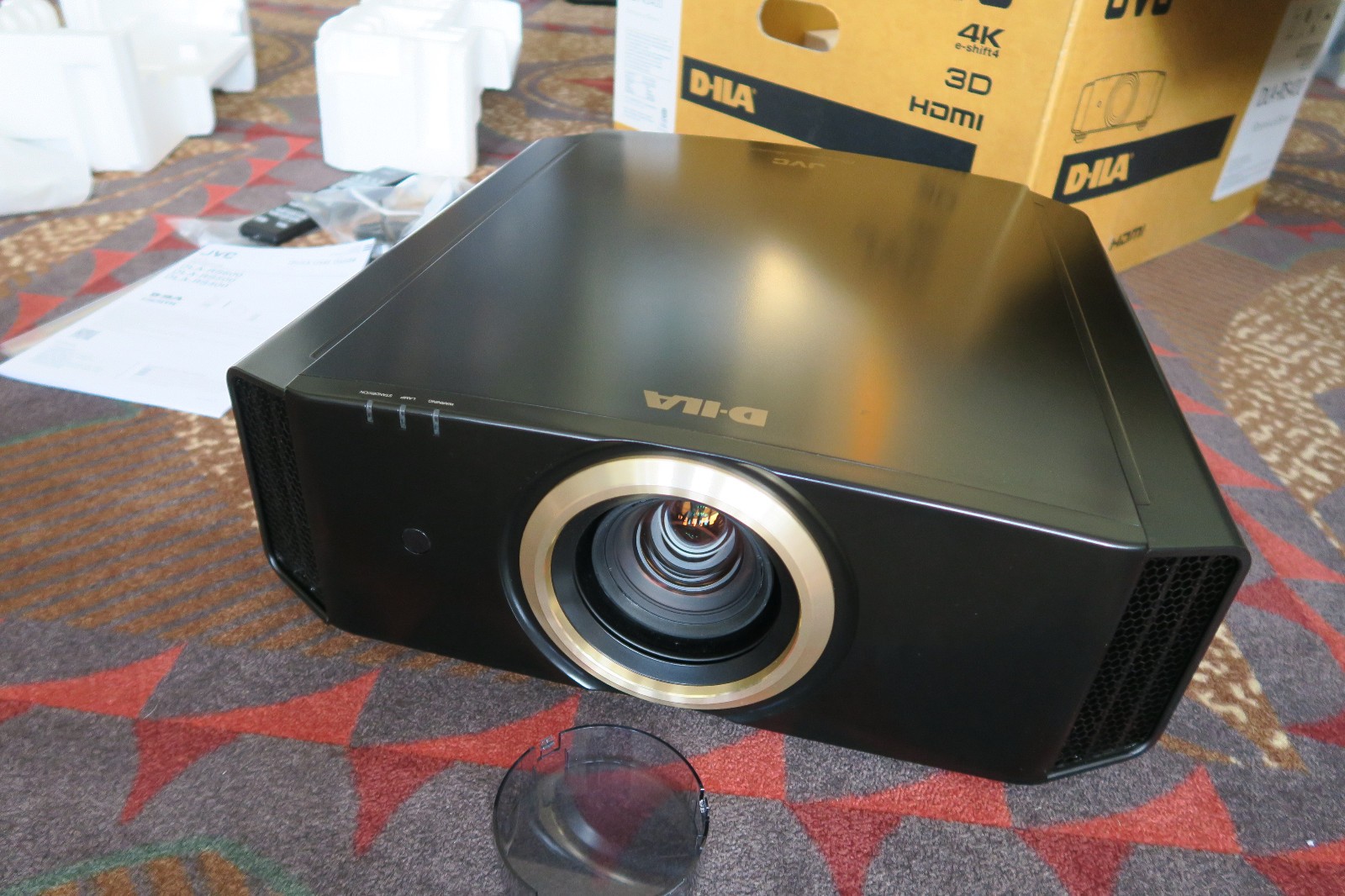 JVC DLA-RS400 4K E-Shift Projector D-ILA X550 Light Valve