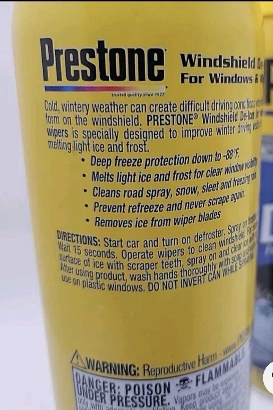 Prestone Windshield De-Icer Spray w/ Built-In Ice Scraper (2 Pack) Fast Ice Melt