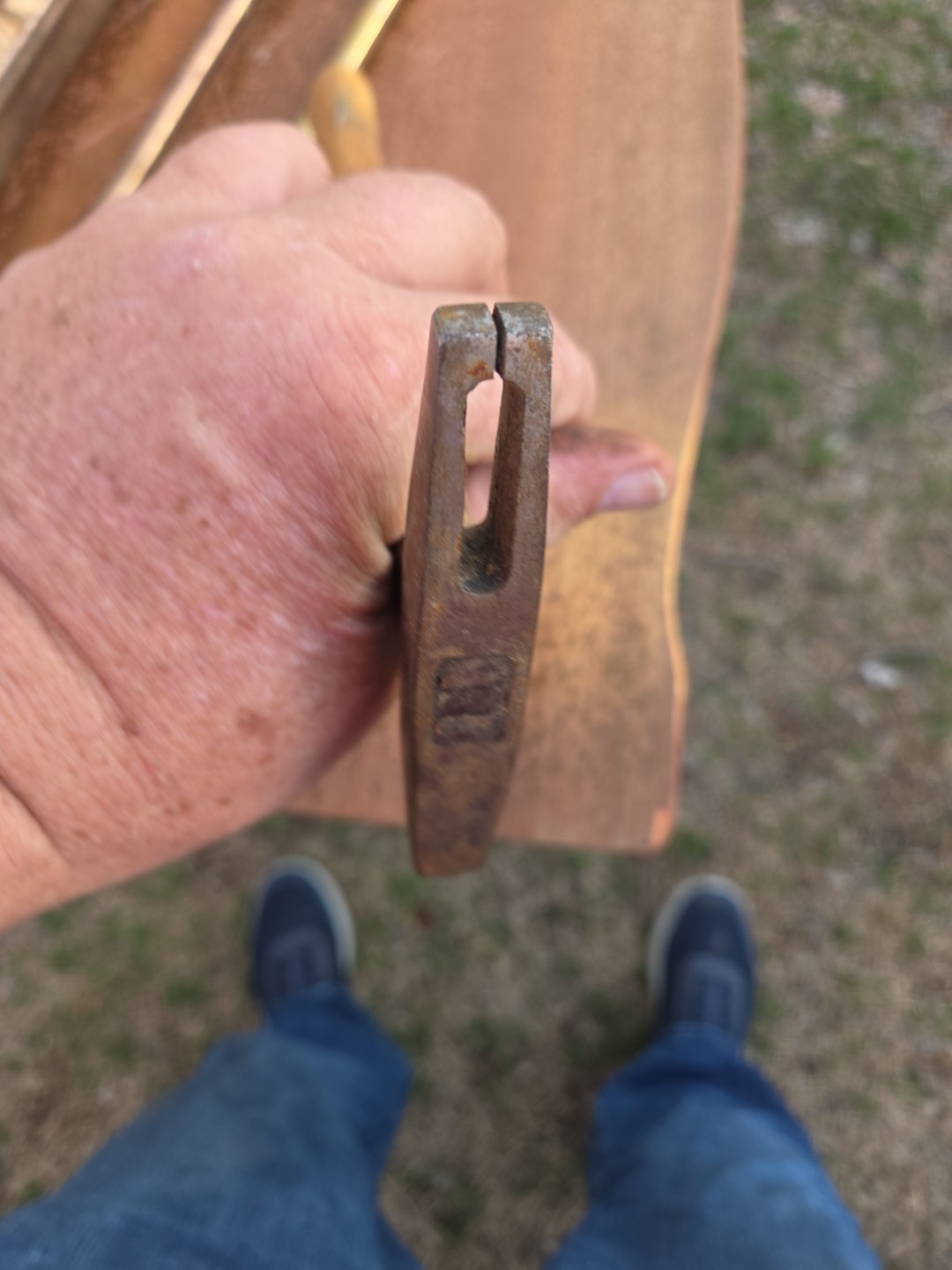 VINTAGE SPLIT HEAD TACK HAMMER BRADS SOLID HANDLE SEE PHOTO DESCRIPTION