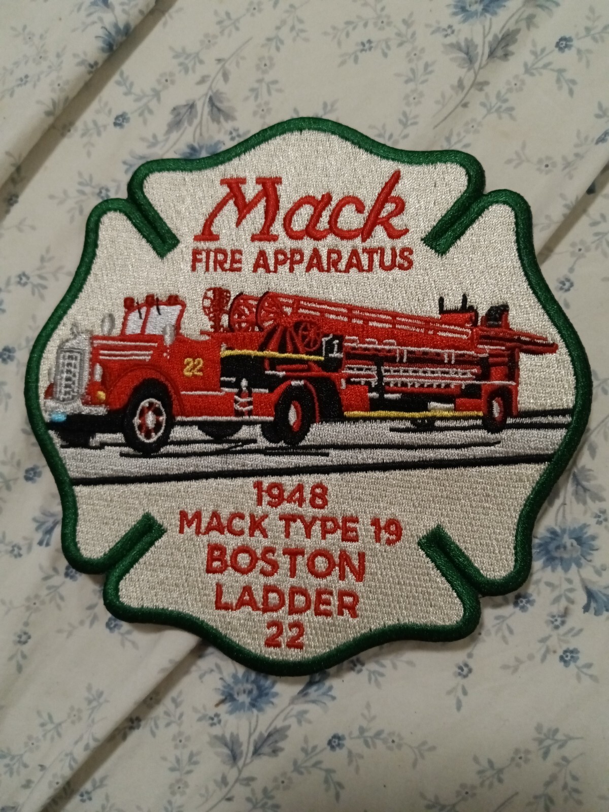 Boston Fire Dept Ladder-22 1948 MACK Patch MA FDNY NJ CT RI Brighton Charlestown