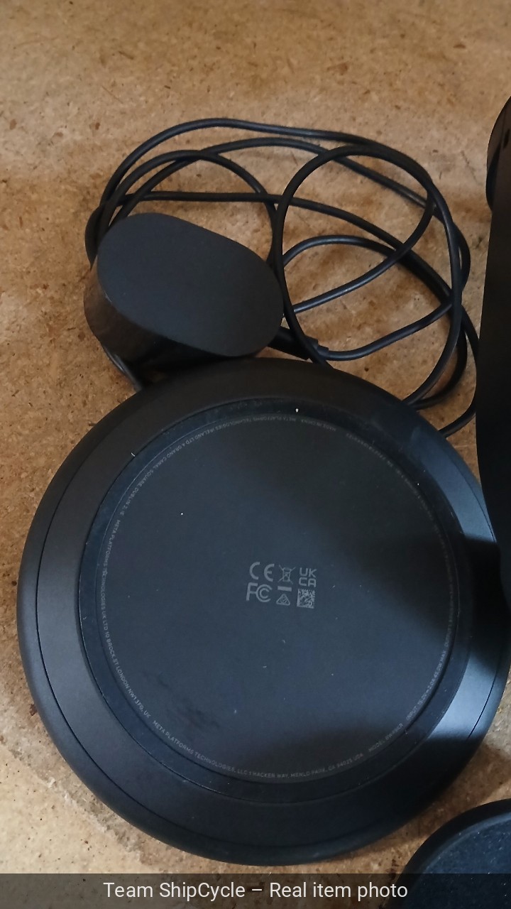 FOR PARTS -- Meta Quest Pro VR 256GB Headset Only No Controllers