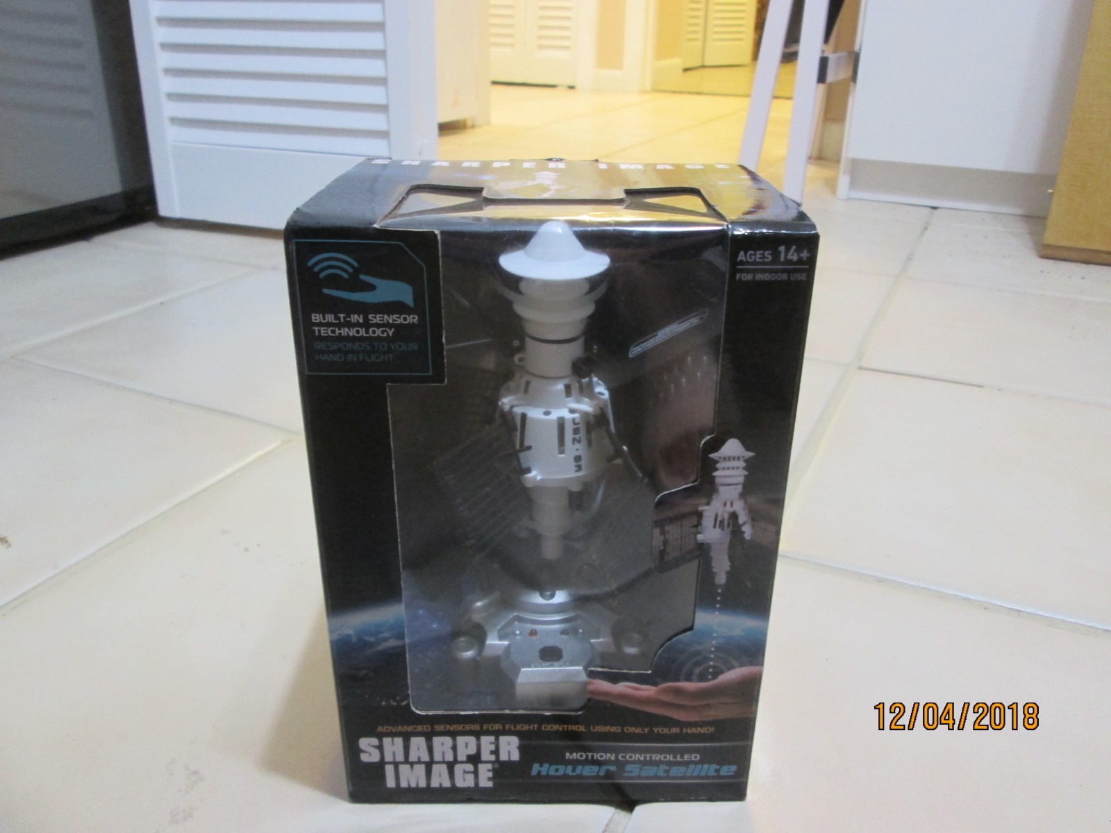 Sharper Image Hover Motion Controlled Satellite New In Box