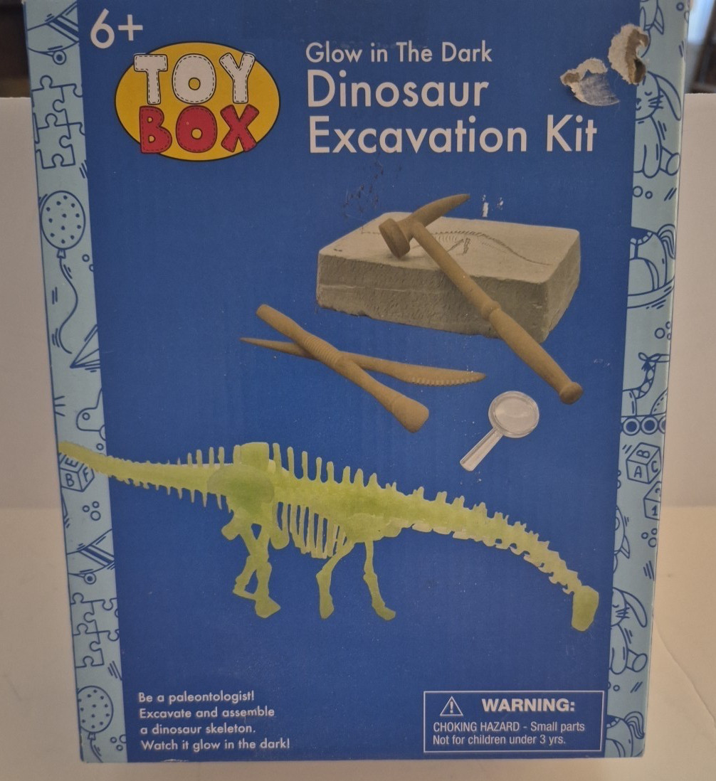 Dinosaurs Excavation Kit, Dig out Dino Bones Kit Factory Sealed Super Fun Toy!