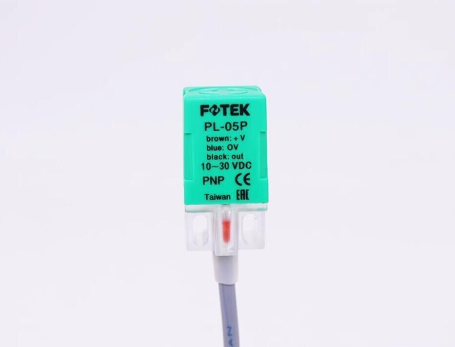New Fotek PL-05P PL05P  Proximity Sensor Brand Free Ship