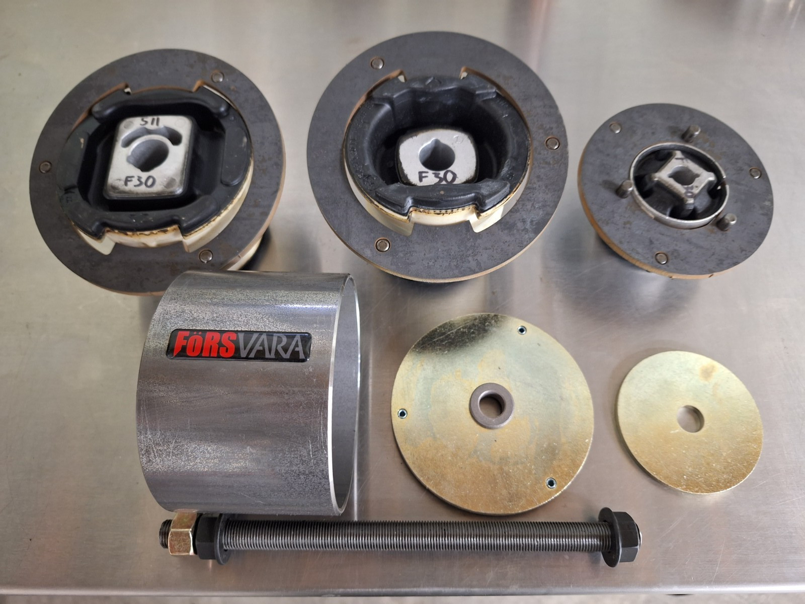BMW F22,F30,F31,F34,F35 Subframe  differential bushing removal Installation tool