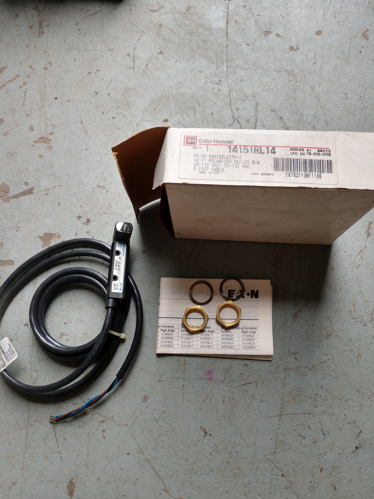 14151RL14 Eaton Cutler Hammer Polarized Reflex Photoelectric Sensor BRAND NEW