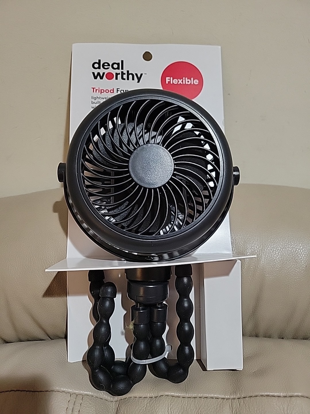 deal worthy tripod fan Black