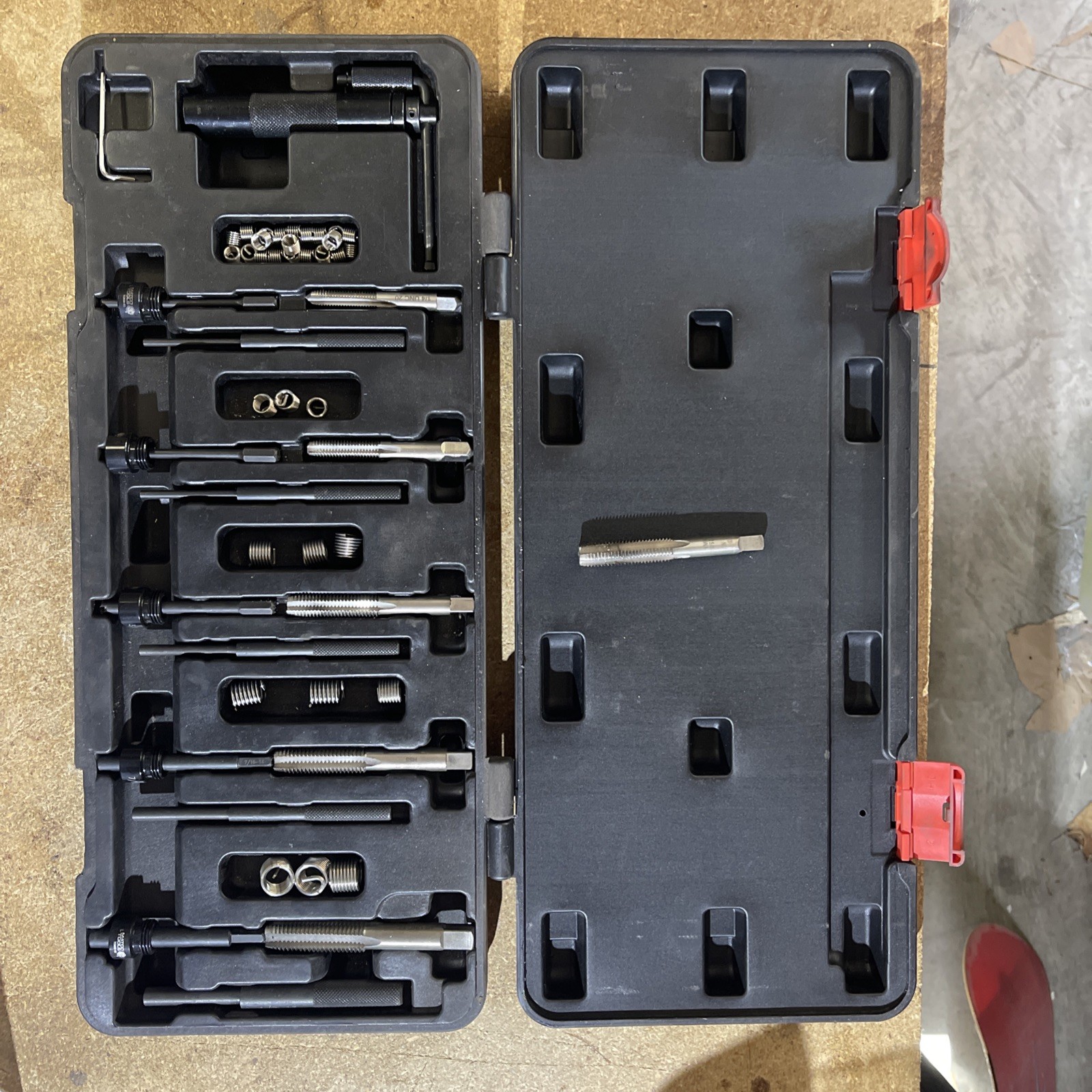 MATCO TOOLS 82 PIECE PROFESSIONAL - SAE THREADED COIL - INSERT REPAIR KIT TC82S