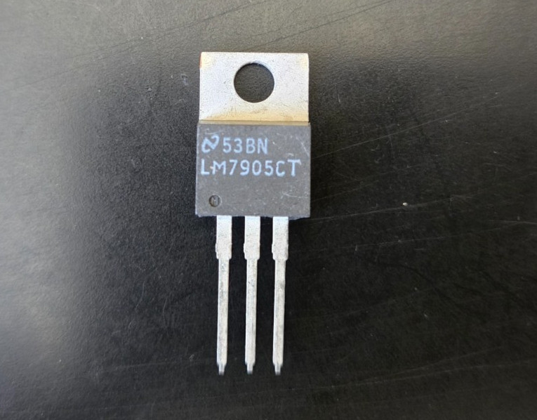 LM7905CT 1.5A, -5V Out Voltage Regulator by National Semiconductor ~NEW~
