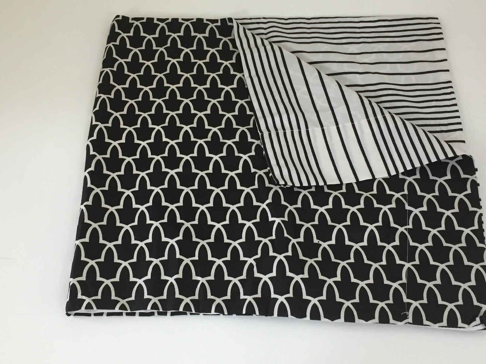 Home Accent Turnstyles 1 Black and White Geometric Striped King Size Pillowcase