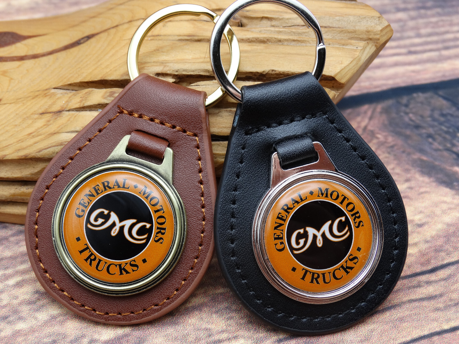 NEW RARE Vtg GMC TRUCKS CAR GENUINE Leather Key Chain Ring Fob GENERAL MOTORS
