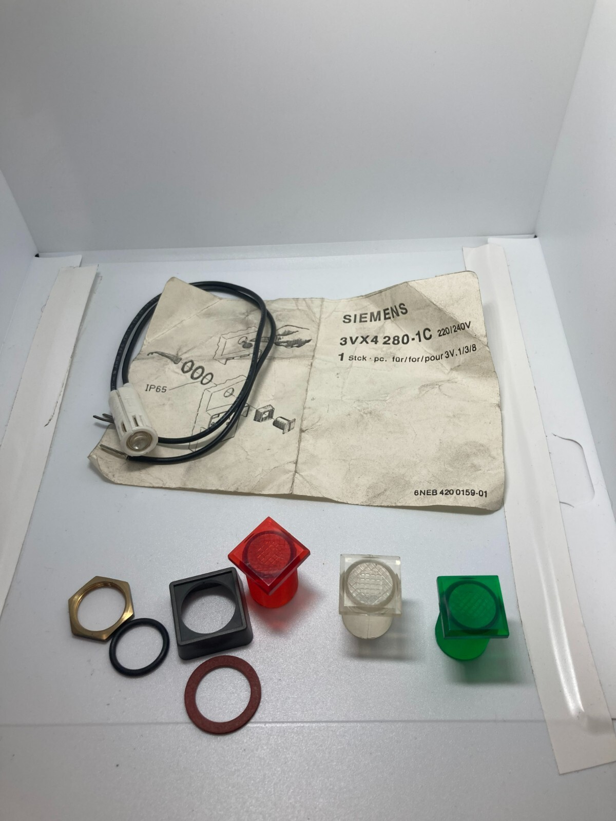 SIEMENS 3VX4280-1C LIGHT KIT 220/240V NIB