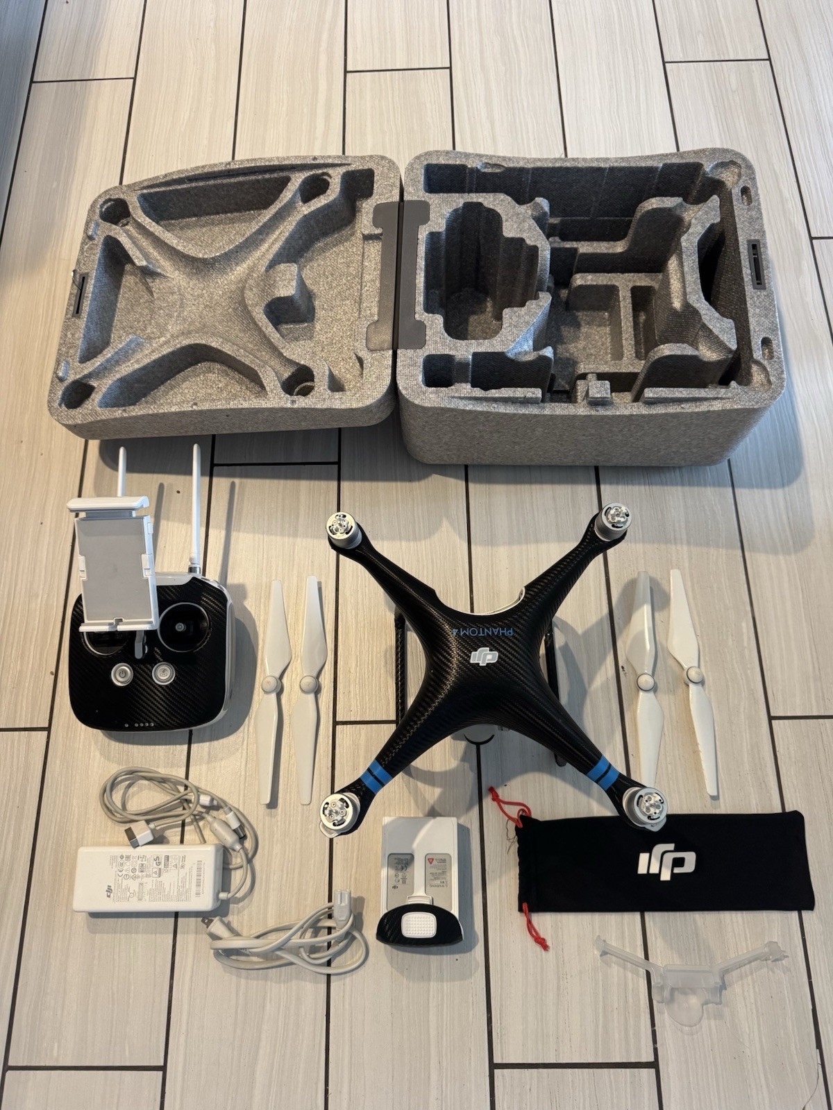 Carbon Fiber Dgi Phantom 4 Professional Drone 4k 60 FPS W/Extras And Travel Box