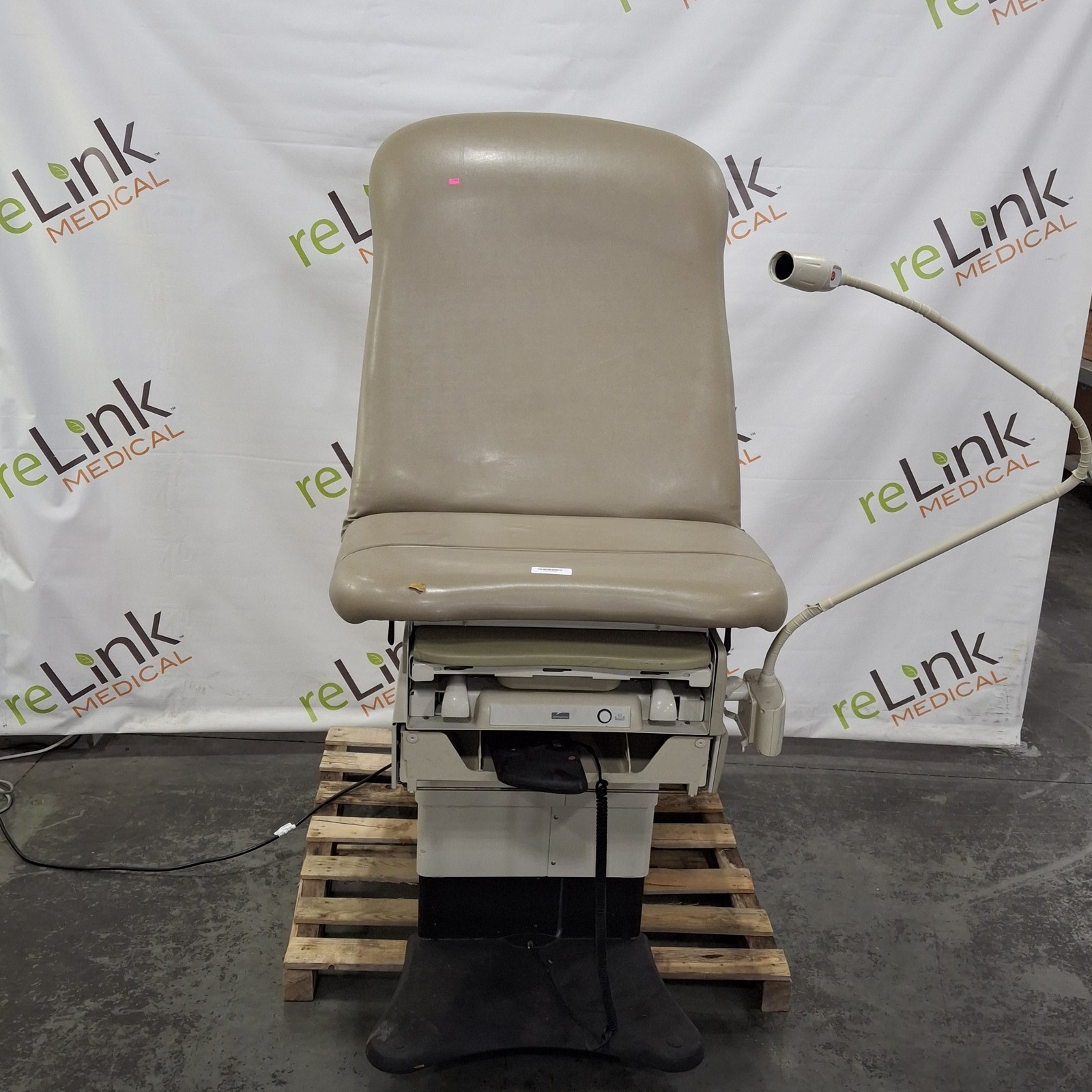 Midmark 625 Barrier-Free Power Exam Table