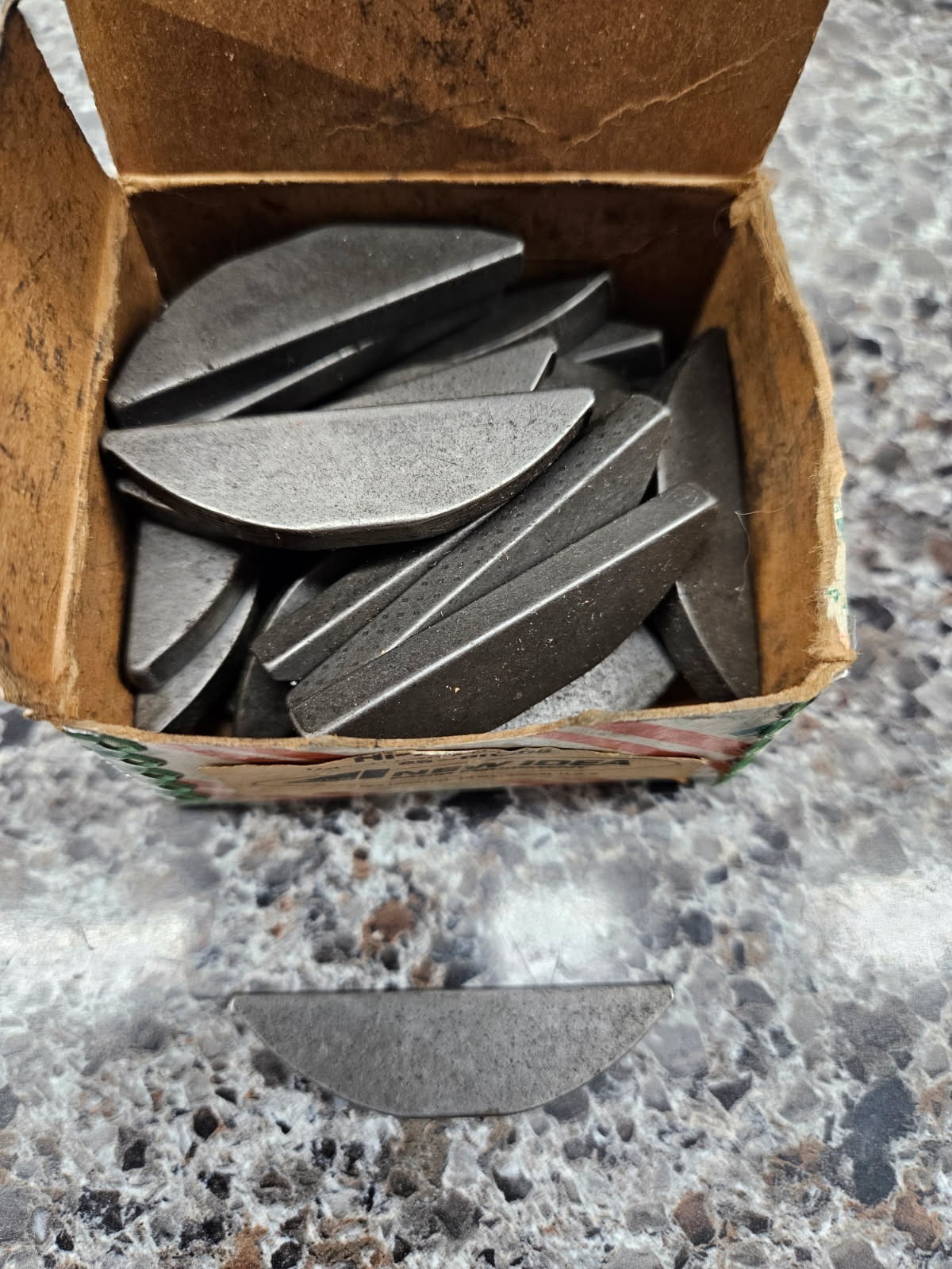 NEW IDEA KEY WAY 1/4" THICK X 2-3/16 LONG 11306 (25 PACK)
