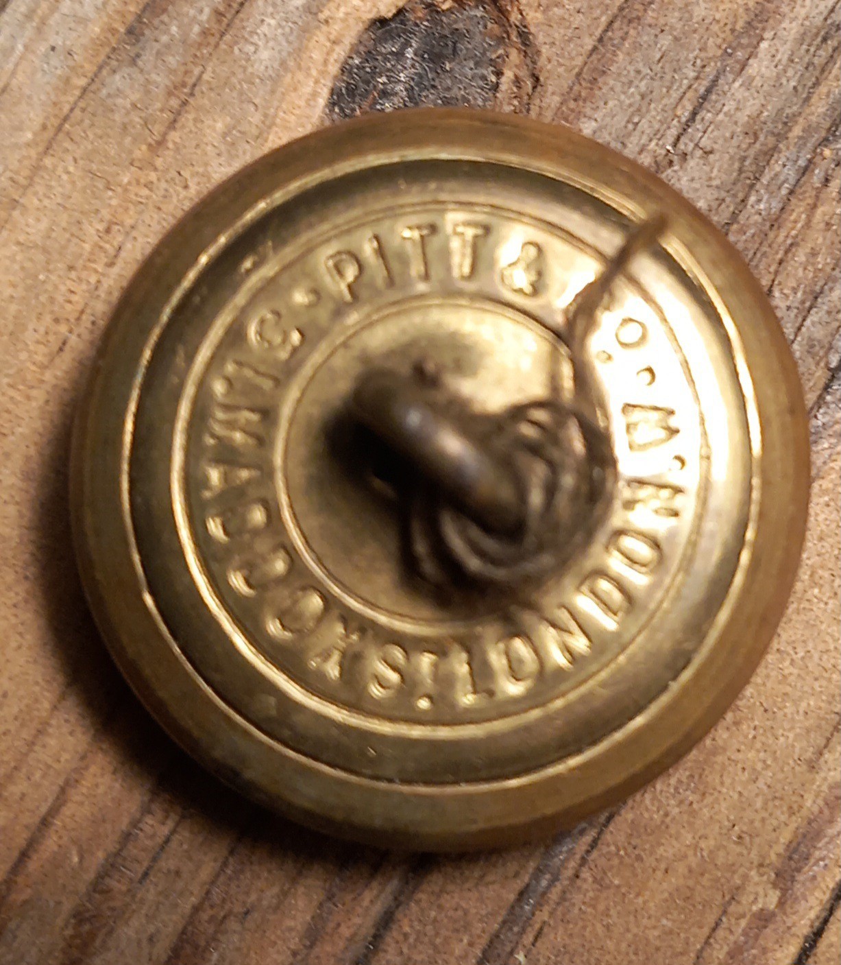 Genuine British Army Middlesex Regiment 25mm Button- Pitt & Co.