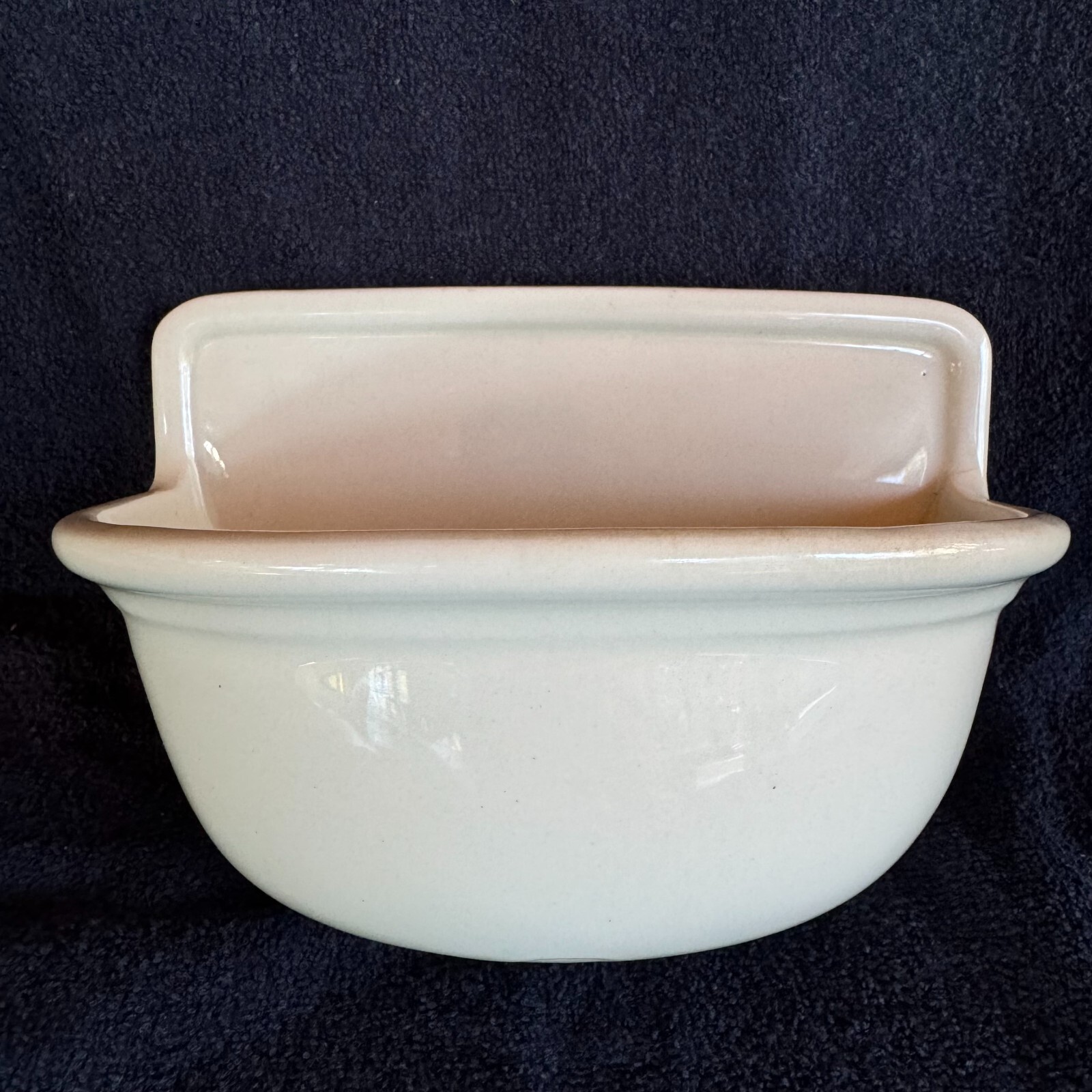 Thomas Maddock's Sons Company White Vitreous China Bath Sponge Holder