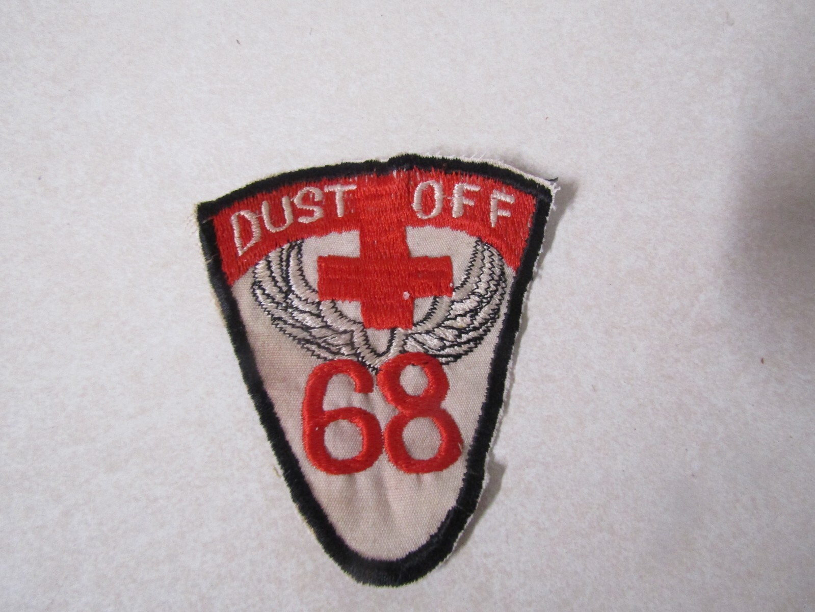 MILITARY PATCH VIETNAM ERA OLDER SEW ON DUSTOF MEDICAL 68