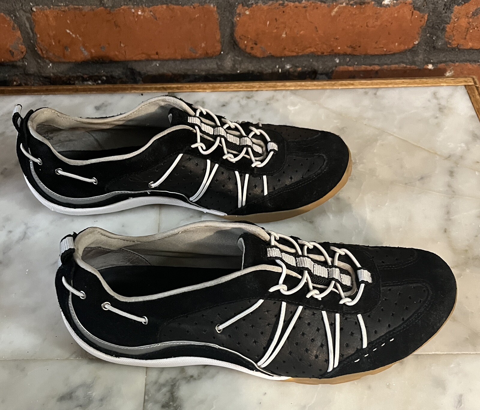 LOGO ! Men’s Casual Fitness Running Yoga Shoes - Size 10 Medium - Excellent Cond