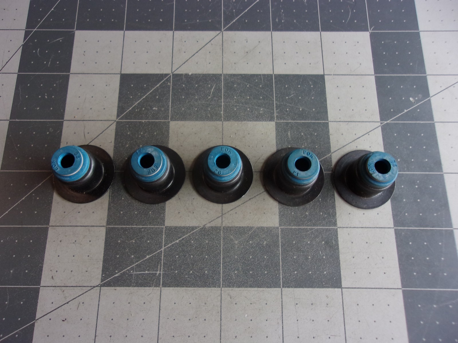 Sealed Power ST-2140 (5) Valve Stem Seals '19 Ford E-350 Super Duty V10 415CI