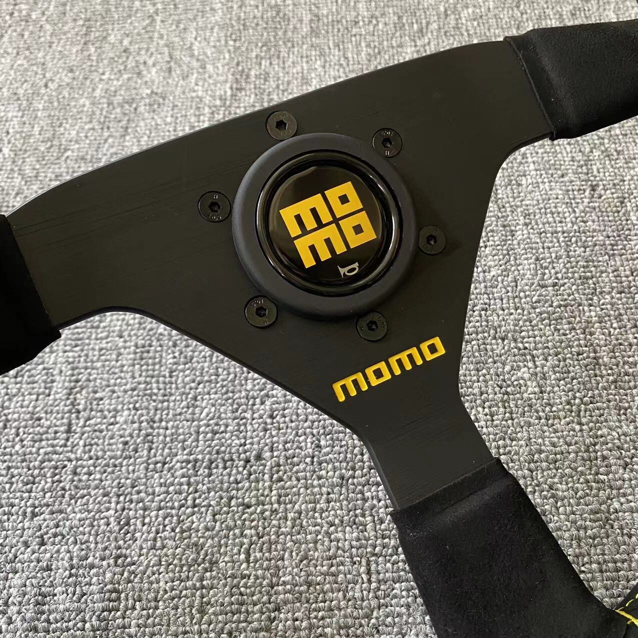 MOMO BLACK EDITION 350mm/14inch MOD07 Flat bracket Suede Steering Wheel