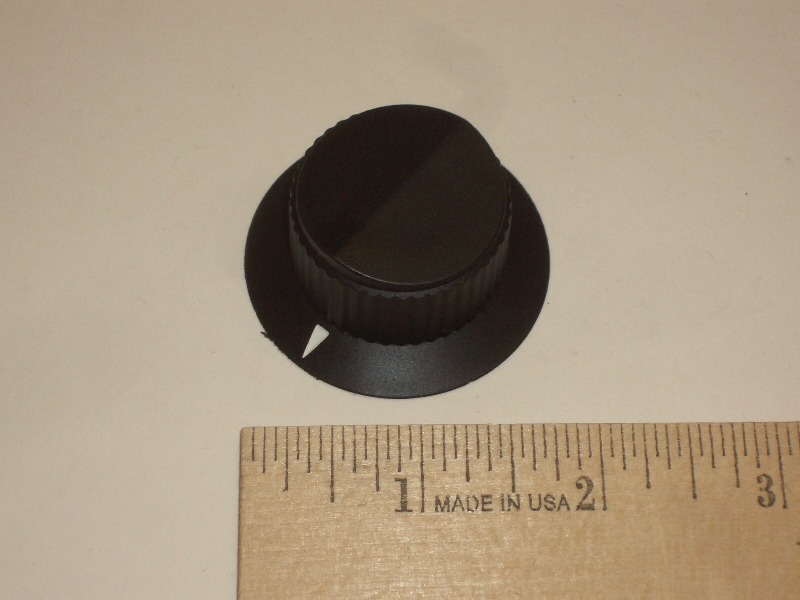 CED P-K309 1.812" RAYTHEON STYLE SKIRTED RADIO DIAL KNOB 1PC