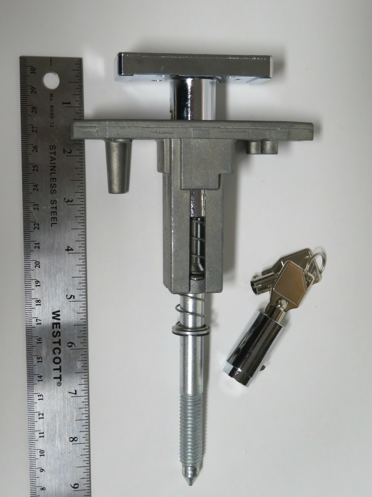Dixie Narco T handle with posts (for coin chute) includes lock and two keys