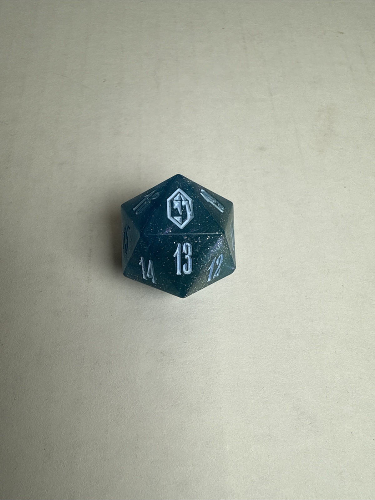 Magic MTG Final Fantasy Gift Bundle Crystal Die Dice D20