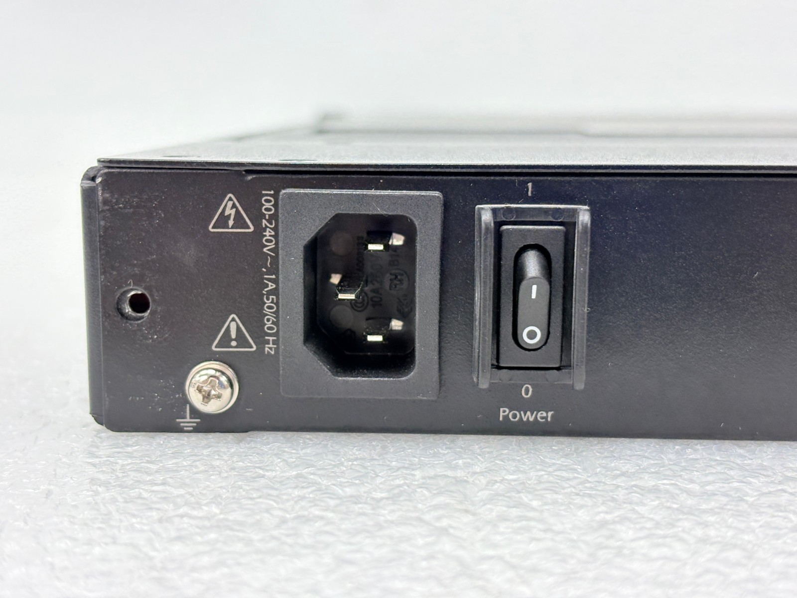 PRE OWNED | APC By Schneider Electric AP5719 19” LCD Rack Console Server - Black