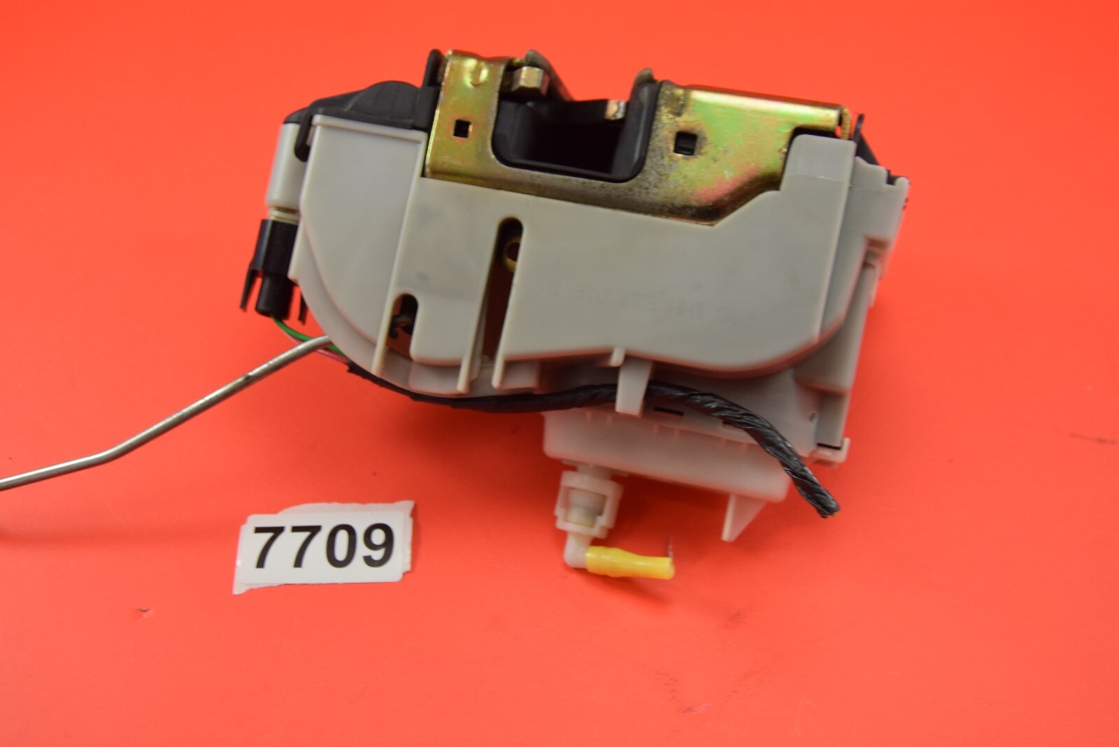 B8 93-98 VW MK3 JETTA GOLF CABRIO FRONT PASSENGER RIGHT DOOR LATCH 1HM837016B