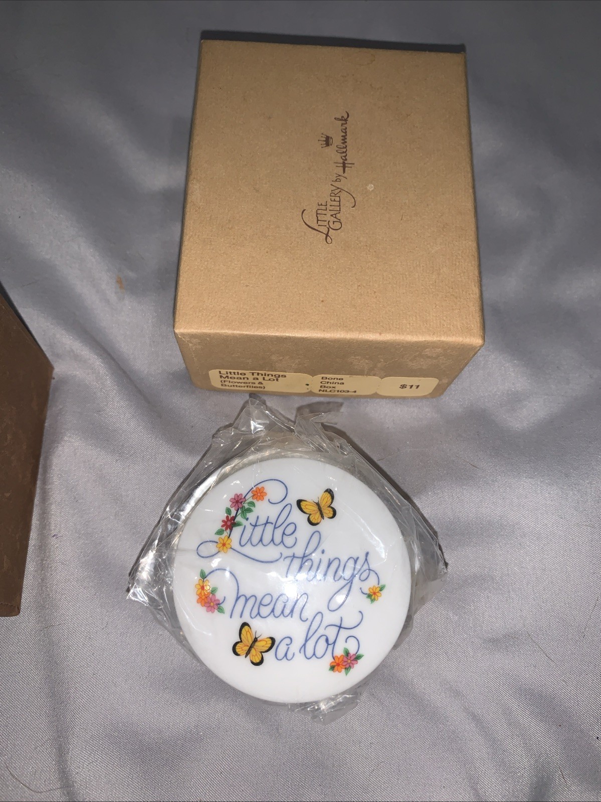 Vintage Hallmark Little Gallery Bone China Trinket Box Taiwan 1983 Little Things